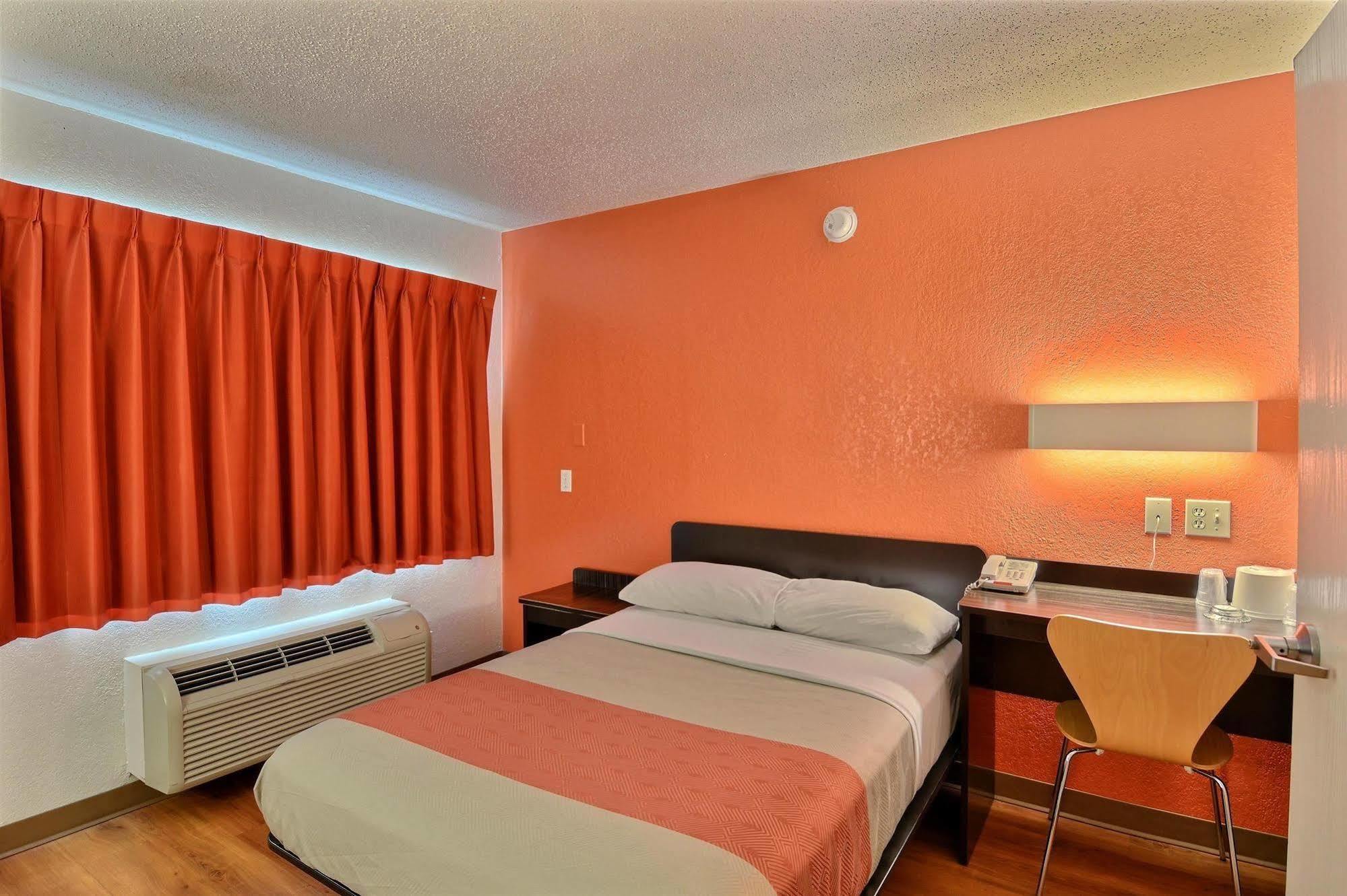 Motel 6-Tewksbury, Ma - Boston Eksteriør bilde