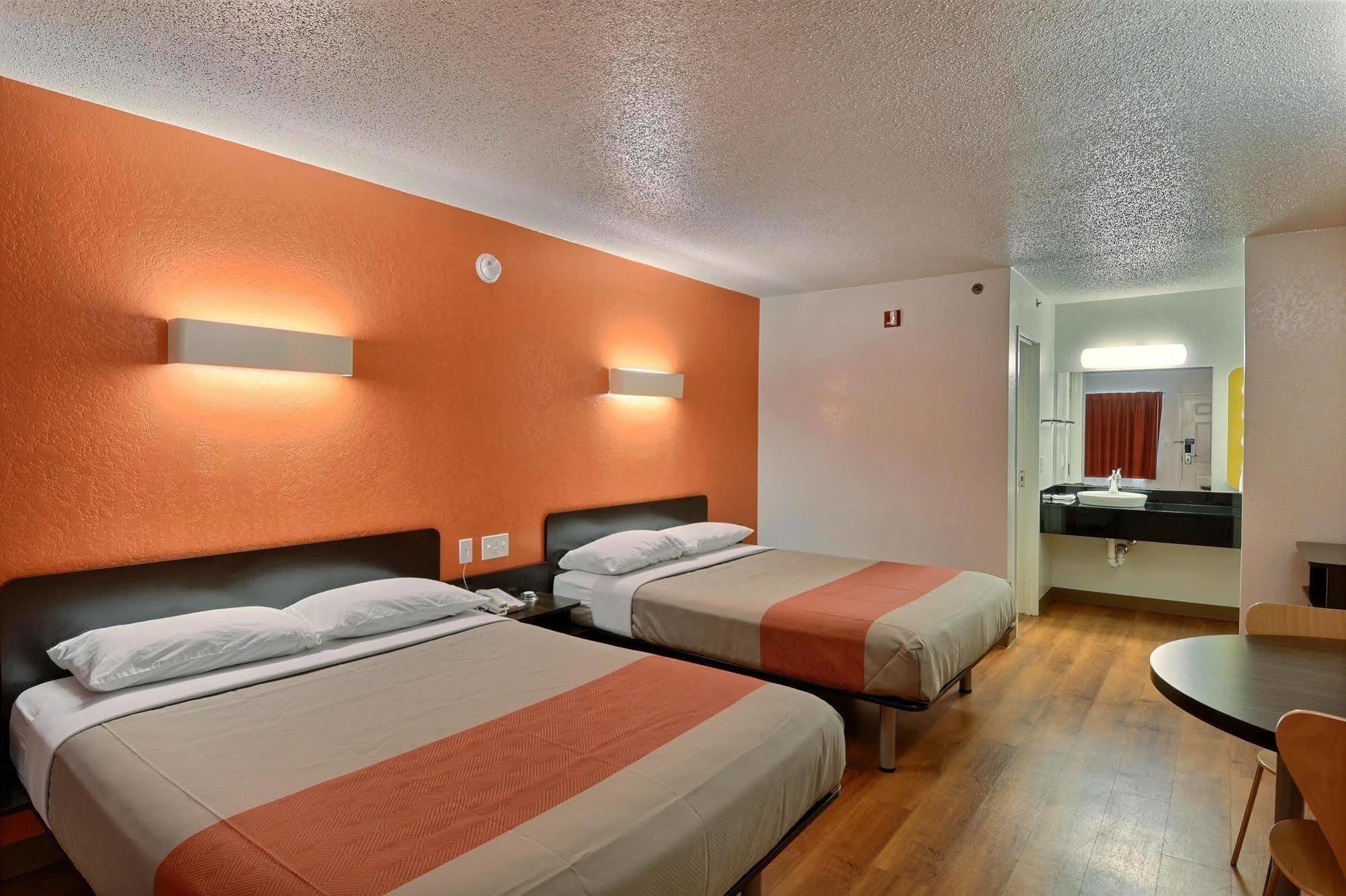 Motel 6-Tewksbury, Ma - Boston Eksteriør bilde